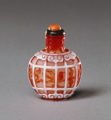 白地茶被鳥籠文鼻煙壺(中国)