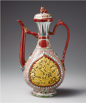 重要文化財 五彩透彫水注（金襴手）