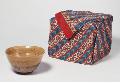 重要美術品 伯庵茶碗　銘　冬木・段更紗包み裂